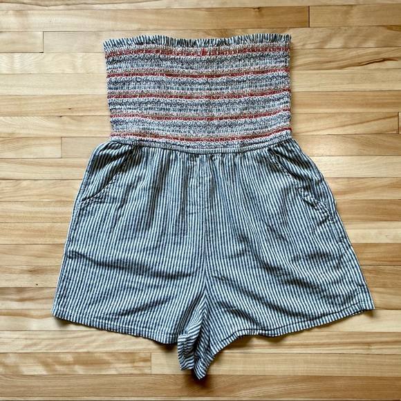 *SOLD* American Eagle Strapless Stripped Romper - Picture 1 of 4
